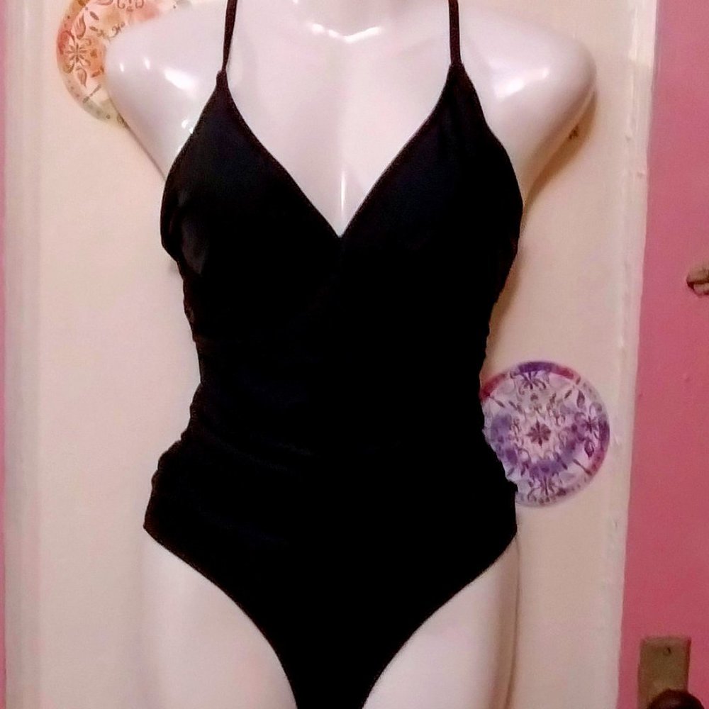 Felnart Deep V One Piece (M) Black